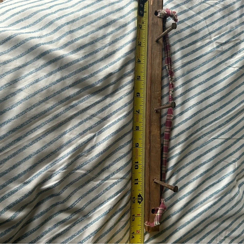 Tobacco Stick Peg Hanger